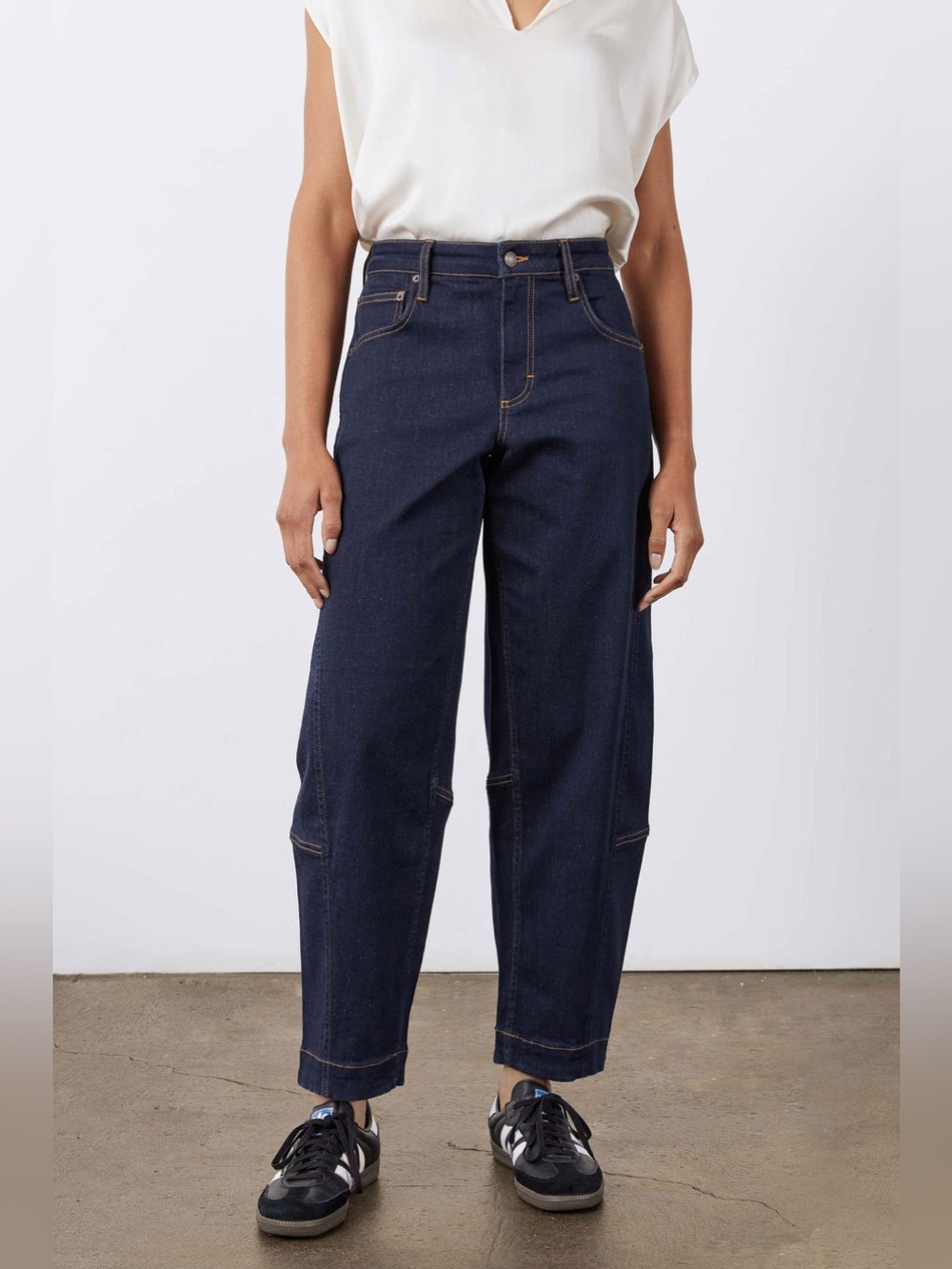 NWT Ruti The Petite Ultimate Barrel Leg Jeans 2.0 in NYX Dark Wash, Size 6P